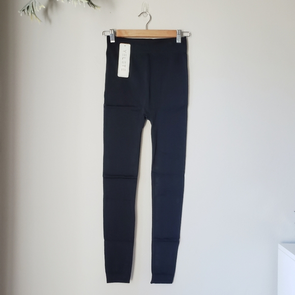 2/$20 High Rise Fleece Lined Leggings - Picture 3 of 10